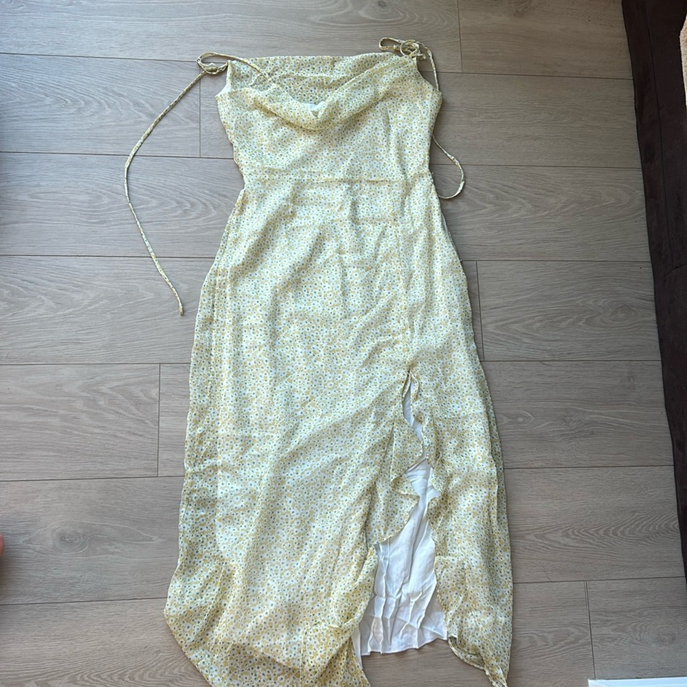 Cowl neck floral dress with slit - boutique find size M